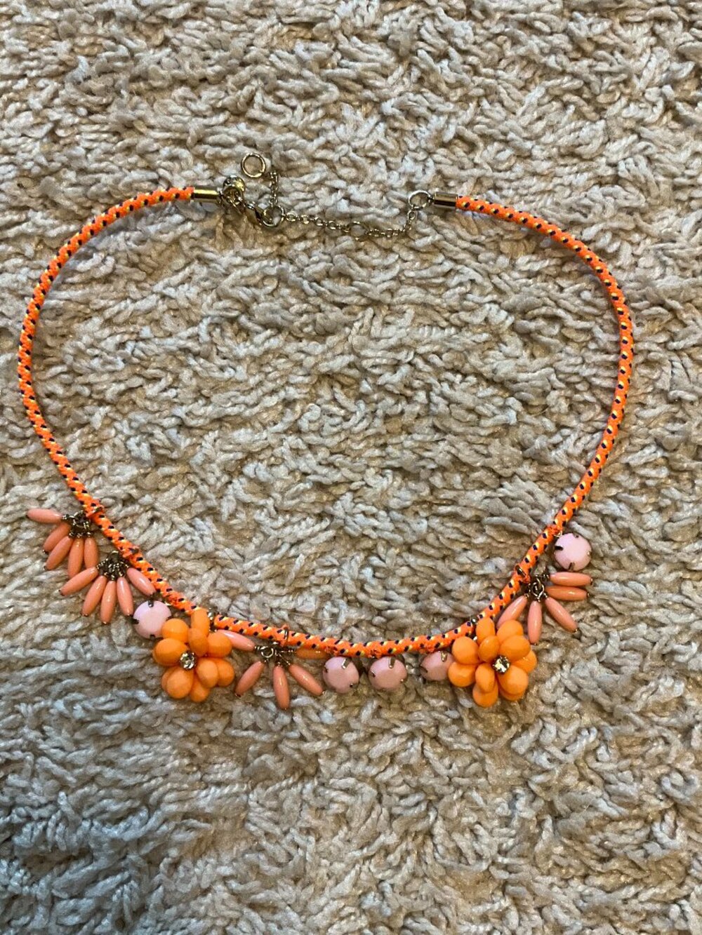 J.CREW CREWCUTS CORD BEADED FLOWERS NECKLACE. COLOR: ORANGE PINK.